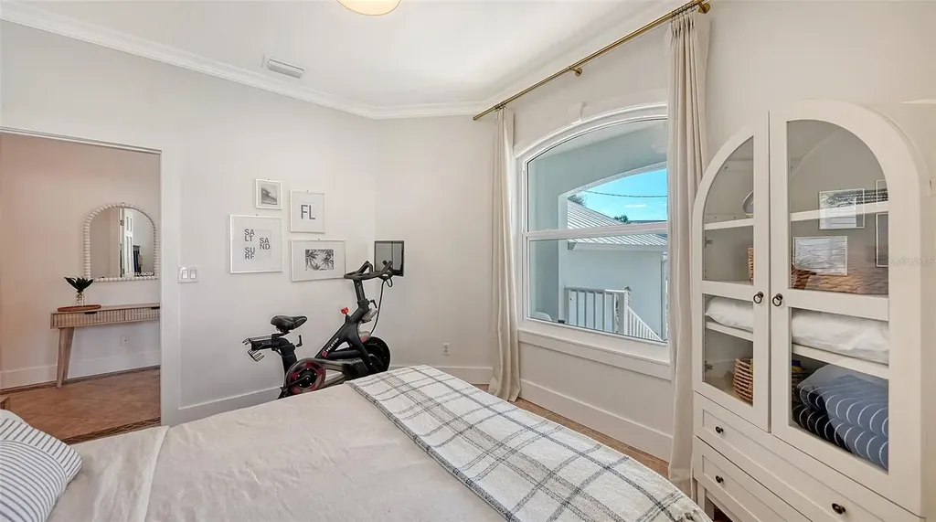421 Island Circle Sarasota FL 34242