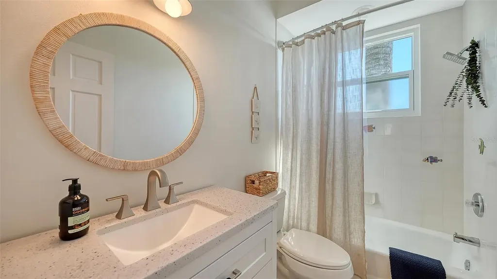 421 Island Circle Sarasota FL 34242