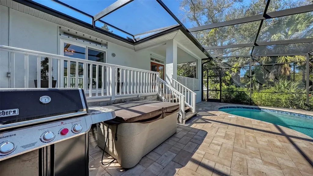 421 Island Circle Sarasota FL 34242