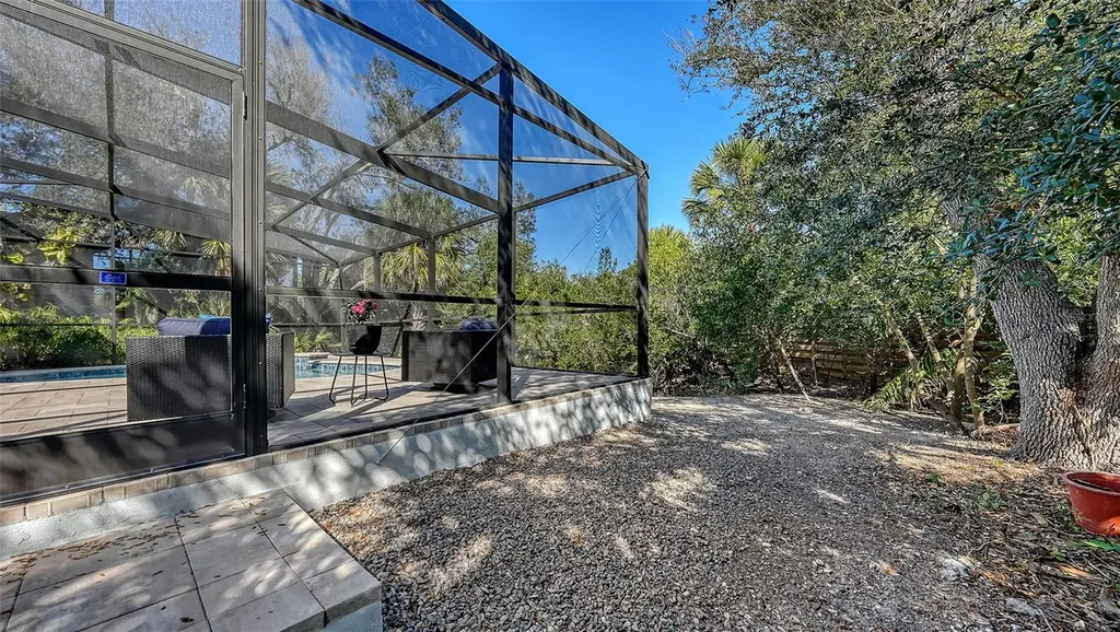 421 Island Circle Sarasota FL 34242