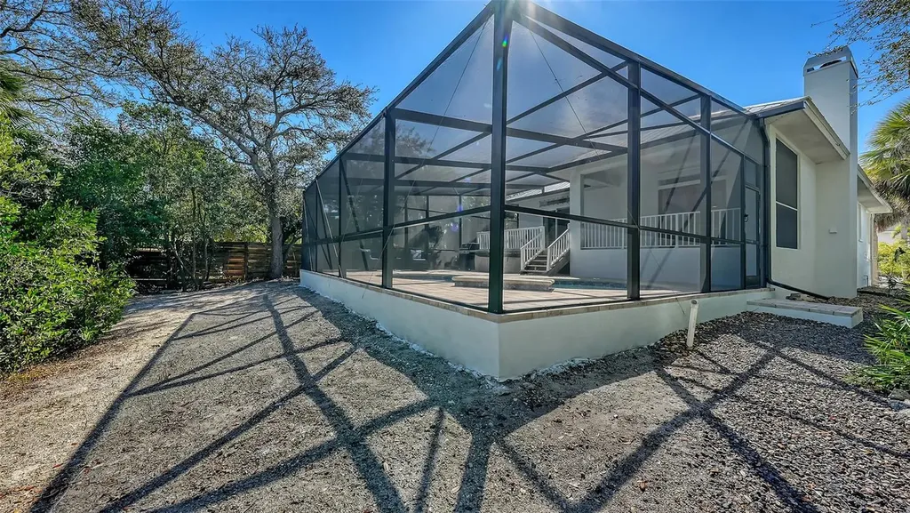 421 Island Circle Sarasota FL 34242