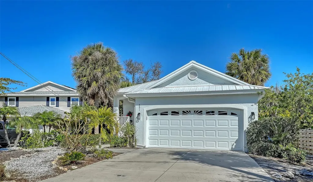 421 Island Circle Sarasota FL 34242