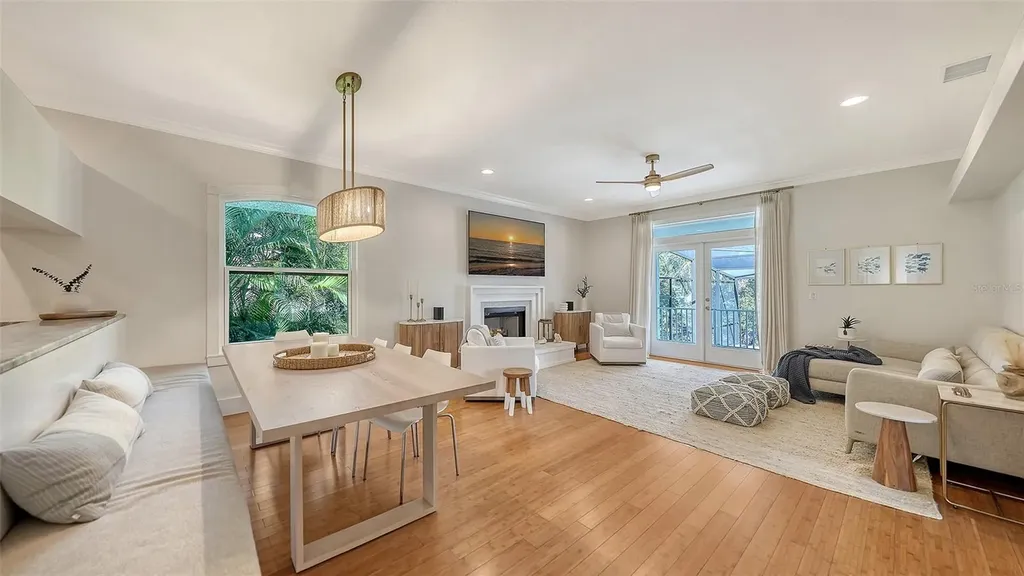 421 Island Circle Sarasota FL 34242