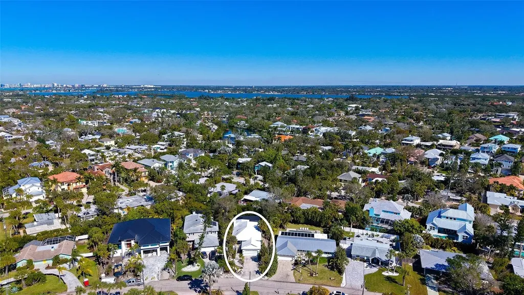 421 Island Circle Sarasota FL 34242