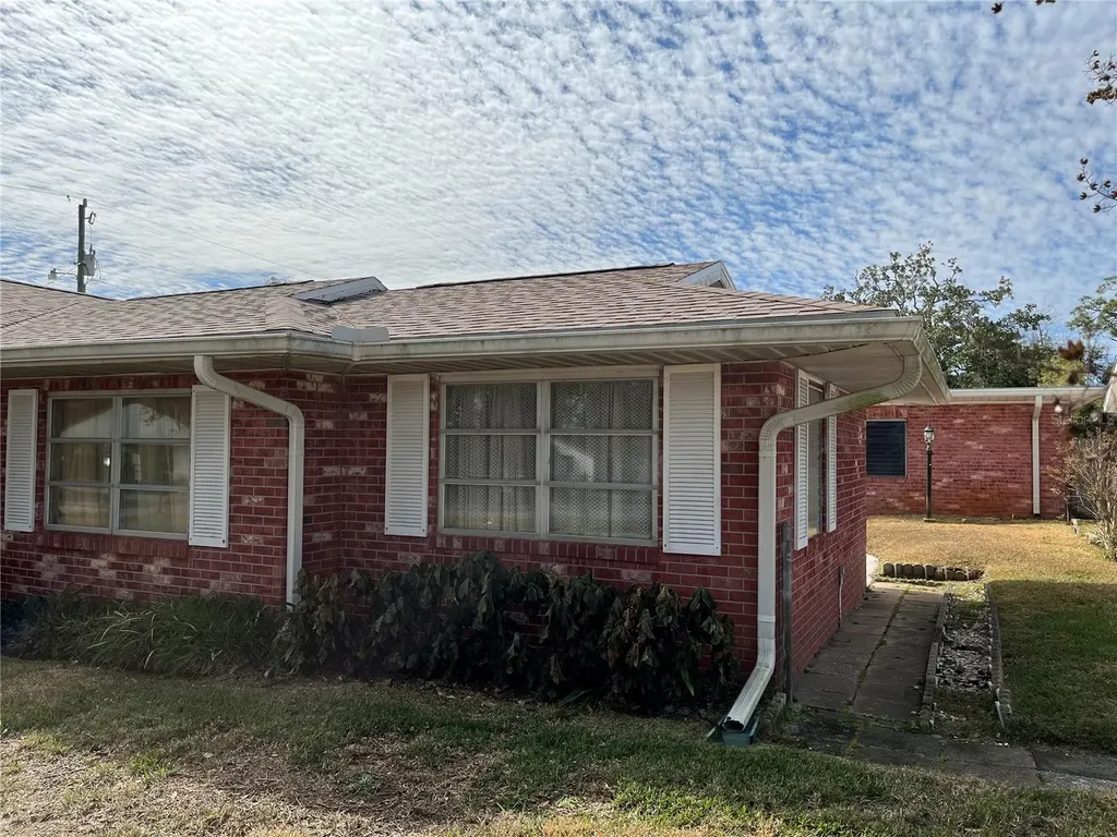 2004 S Riverside Drive Edgewater FL 32141