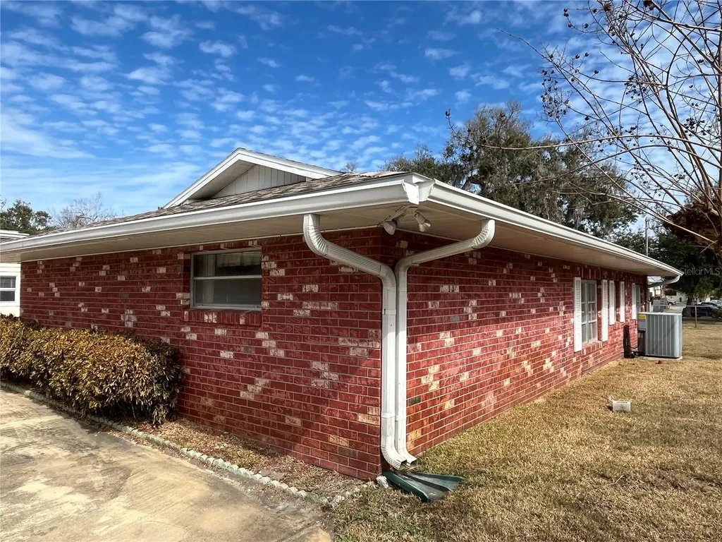 2004 S Riverside Drive Edgewater FL 32141