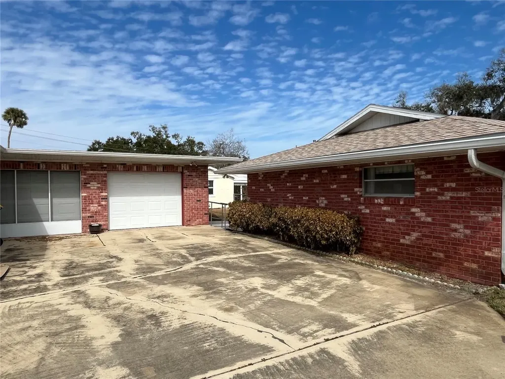 2004 S Riverside Drive Edgewater FL 32141
