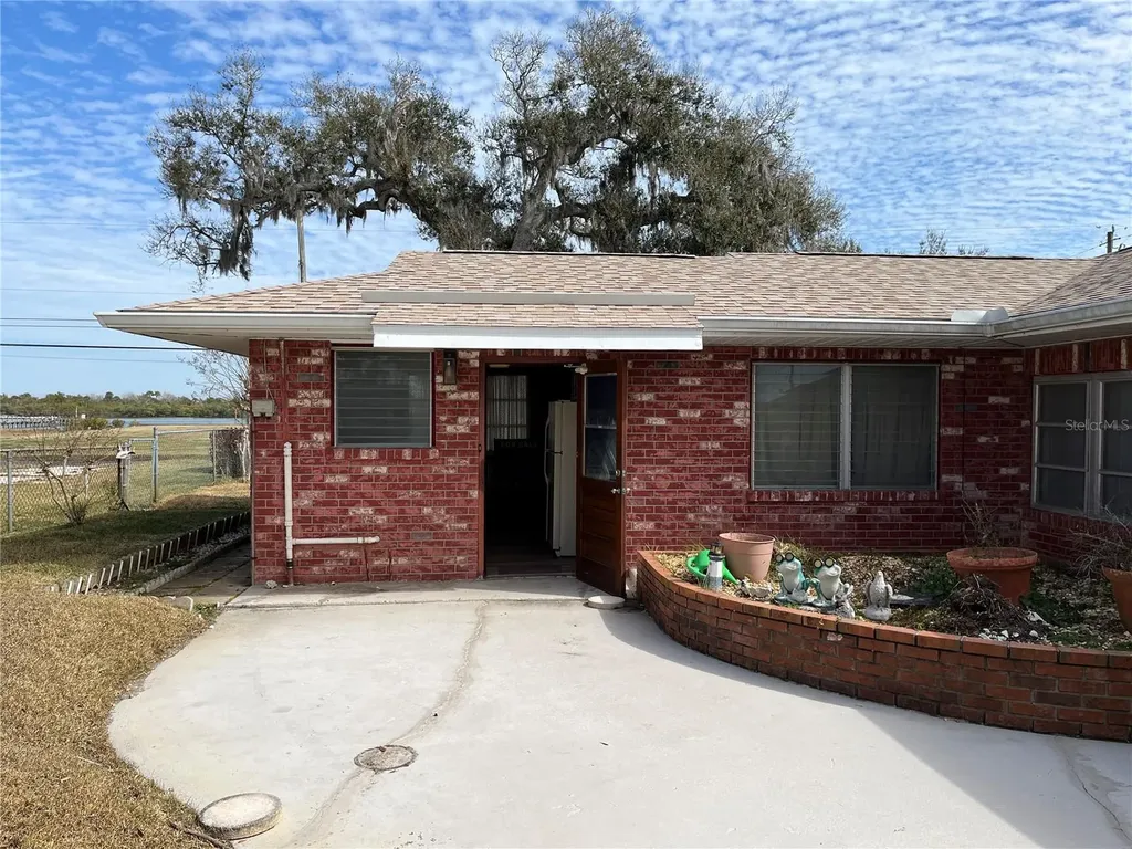 2004 S Riverside Drive Edgewater FL 32141