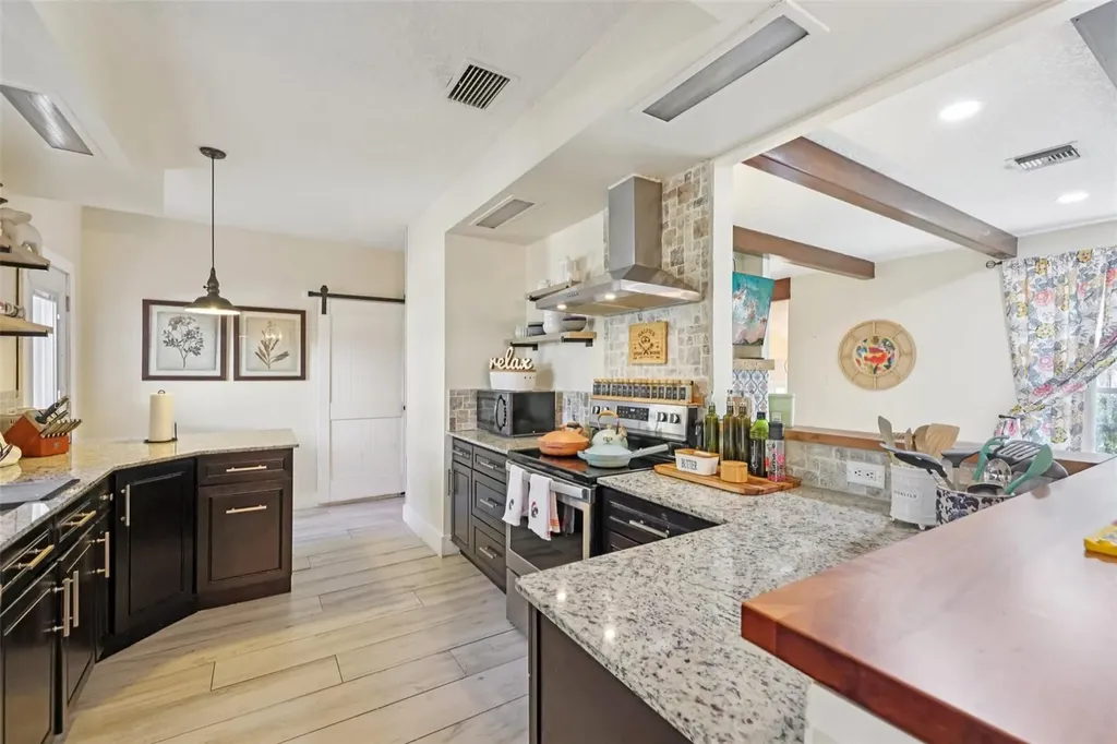 1023 S Morningside Drive Eustis FL 32726