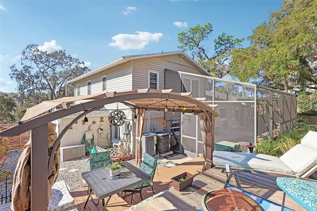 1023 S Morningside Drive Eustis FL 32726