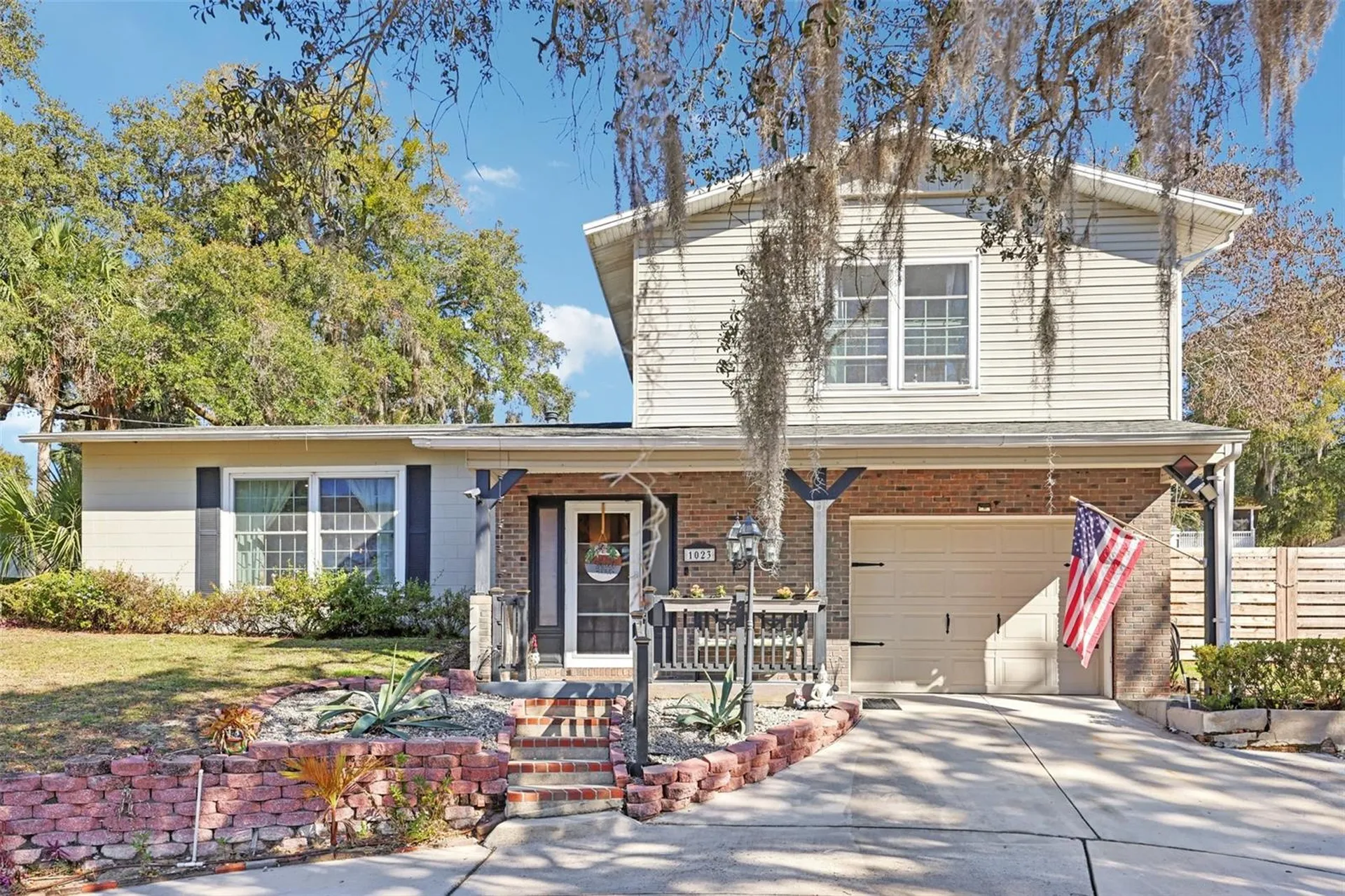 1023 S Morningside Drive Eustis FL 32726