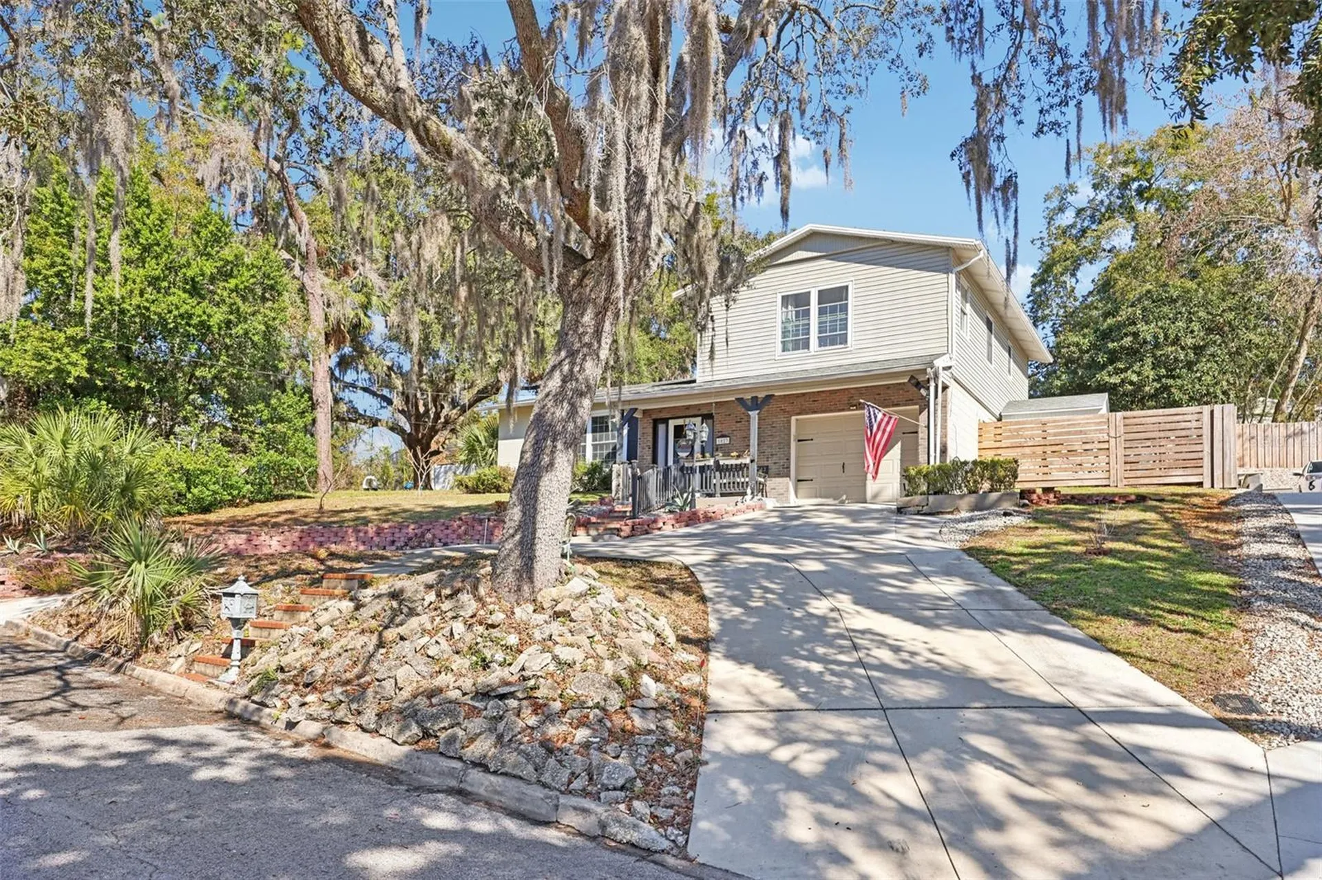 1023 S Morningside Drive Eustis FL 32726