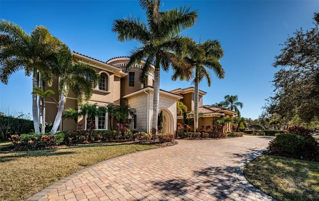9209 Silverthorn Road Seminole FL 33777
