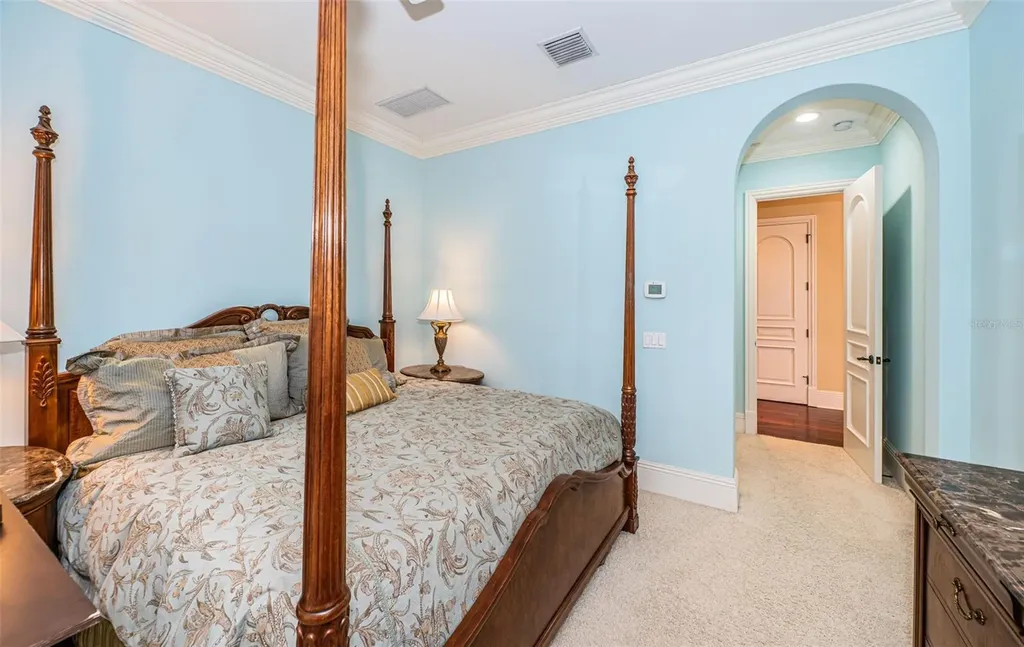 9209 Silverthorn Road Seminole FL 33777