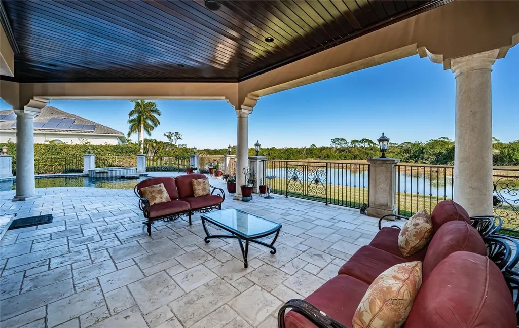 9209 Silverthorn Road Seminole FL 33777