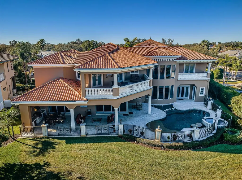 9209 Silverthorn Road Seminole FL 33777