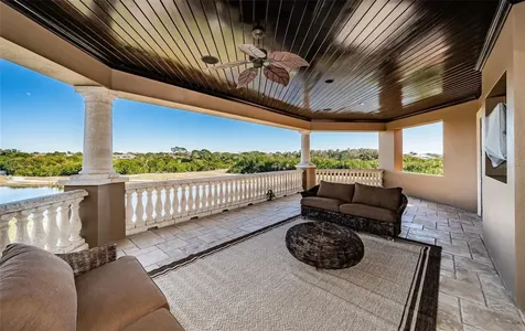 9209 Silverthorn Road Seminole FL 33777