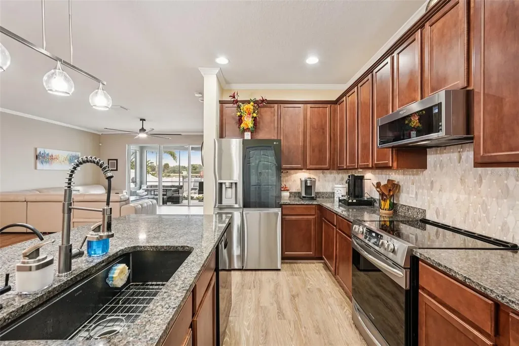 1303 Parker Den Drive Ruskin FL 33570
