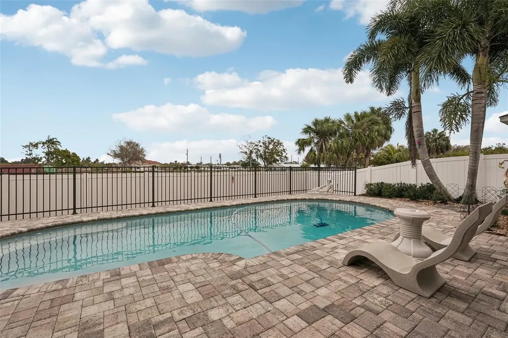 1303 Parker Den Drive Ruskin FL 33570