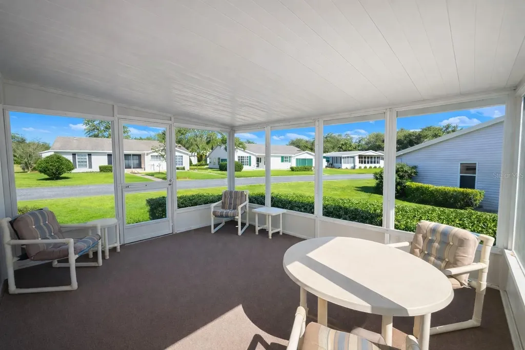 25308 Casa Del Lago Lane Leesburg FL 34748