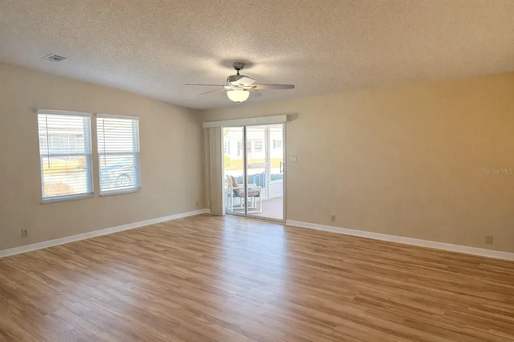 25308 Casa Del Lago Lane Leesburg FL 34748