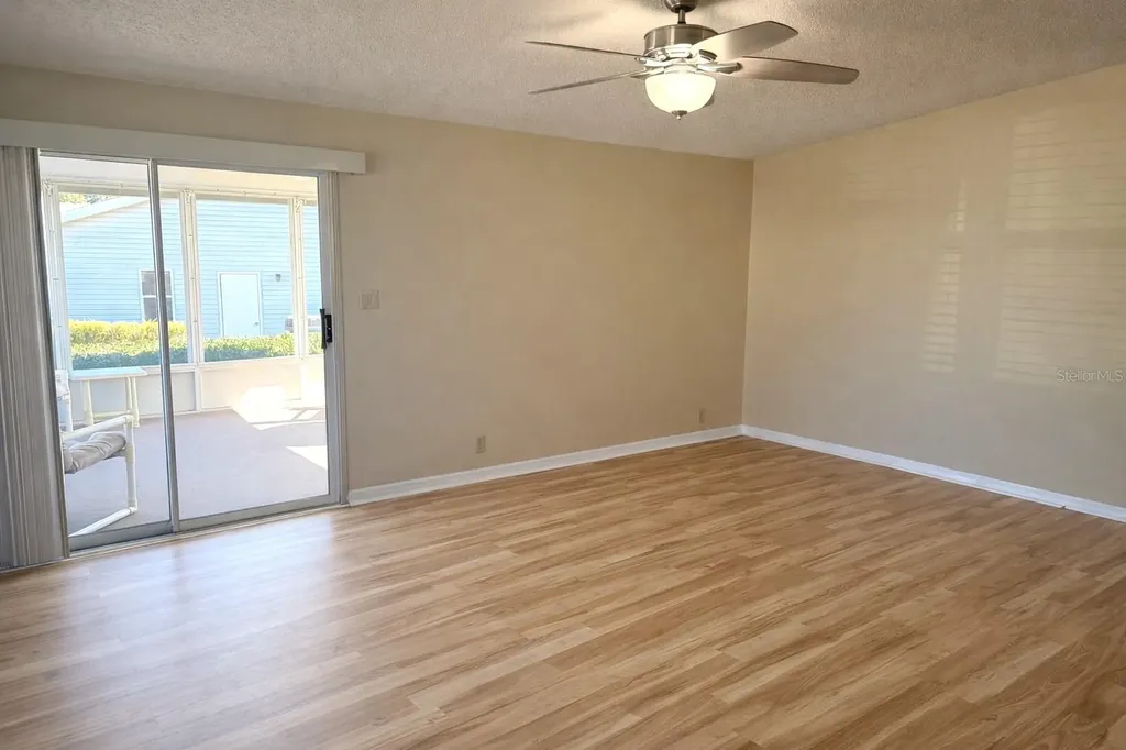 25308 Casa Del Lago Lane Leesburg FL 34748