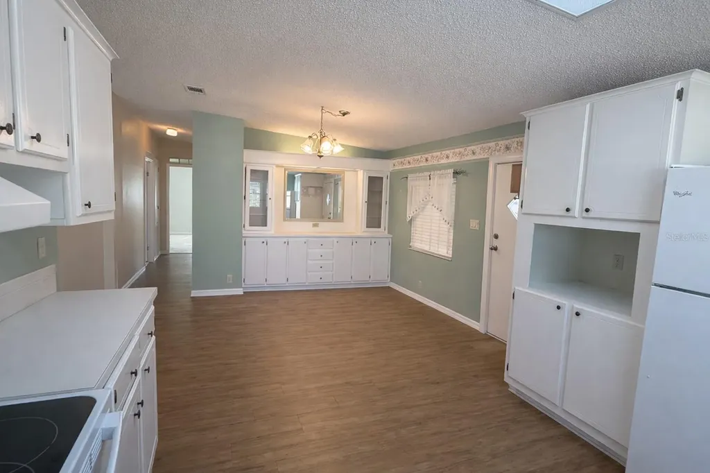 25308 Casa Del Lago Lane Leesburg FL 34748