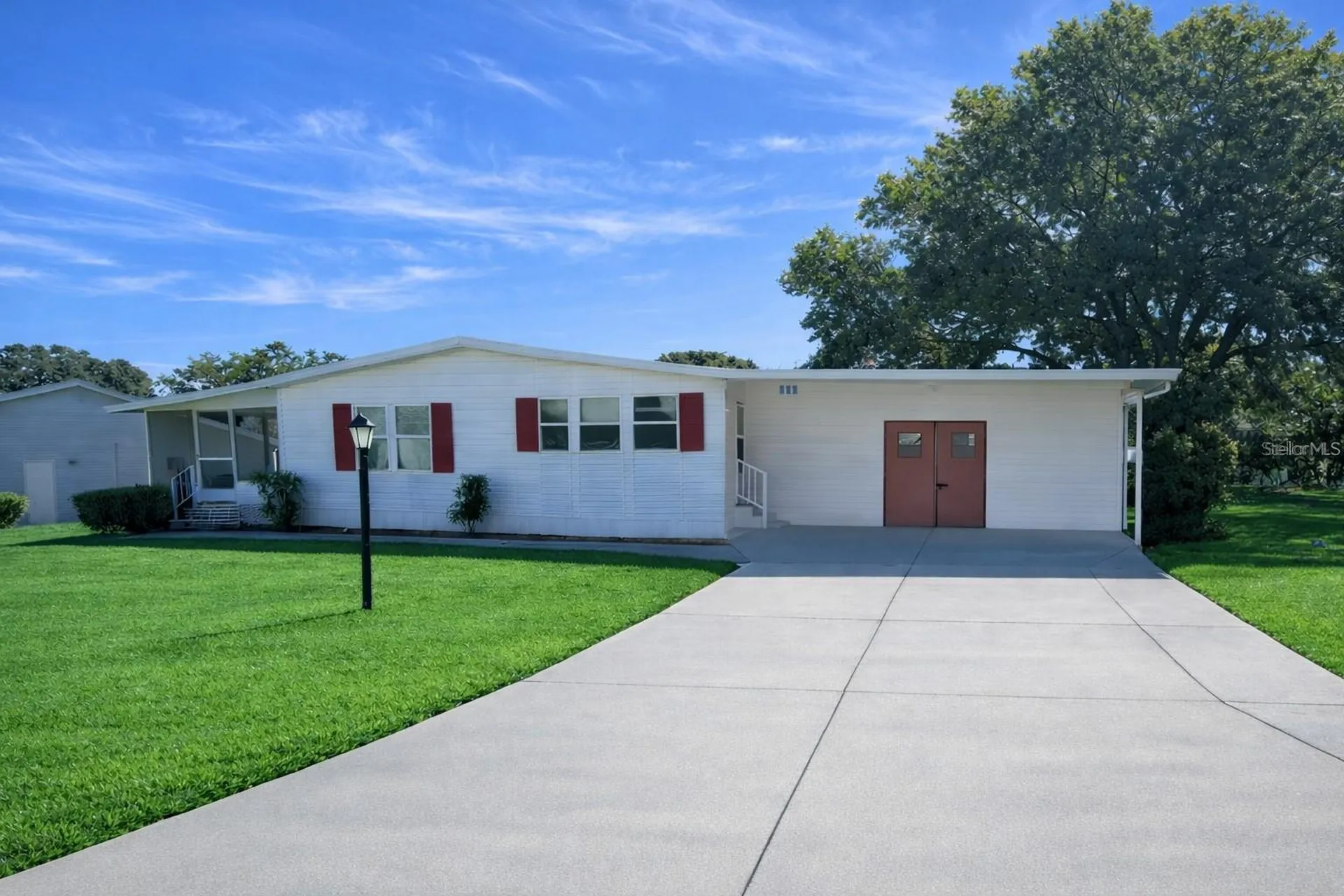 25308 Casa Del Lago Lane Leesburg FL 34748