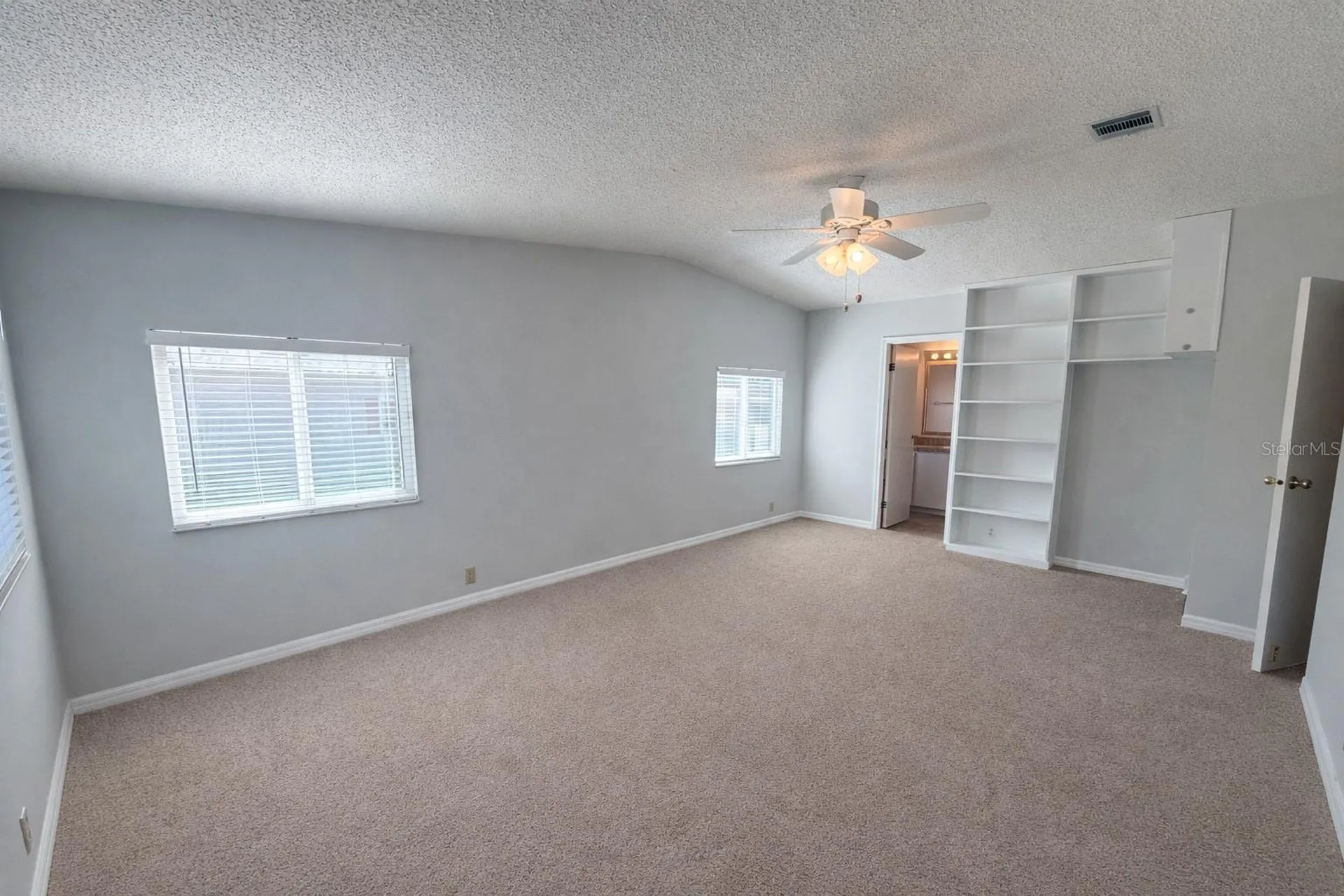 25308 Casa Del Lago Lane Leesburg FL 34748