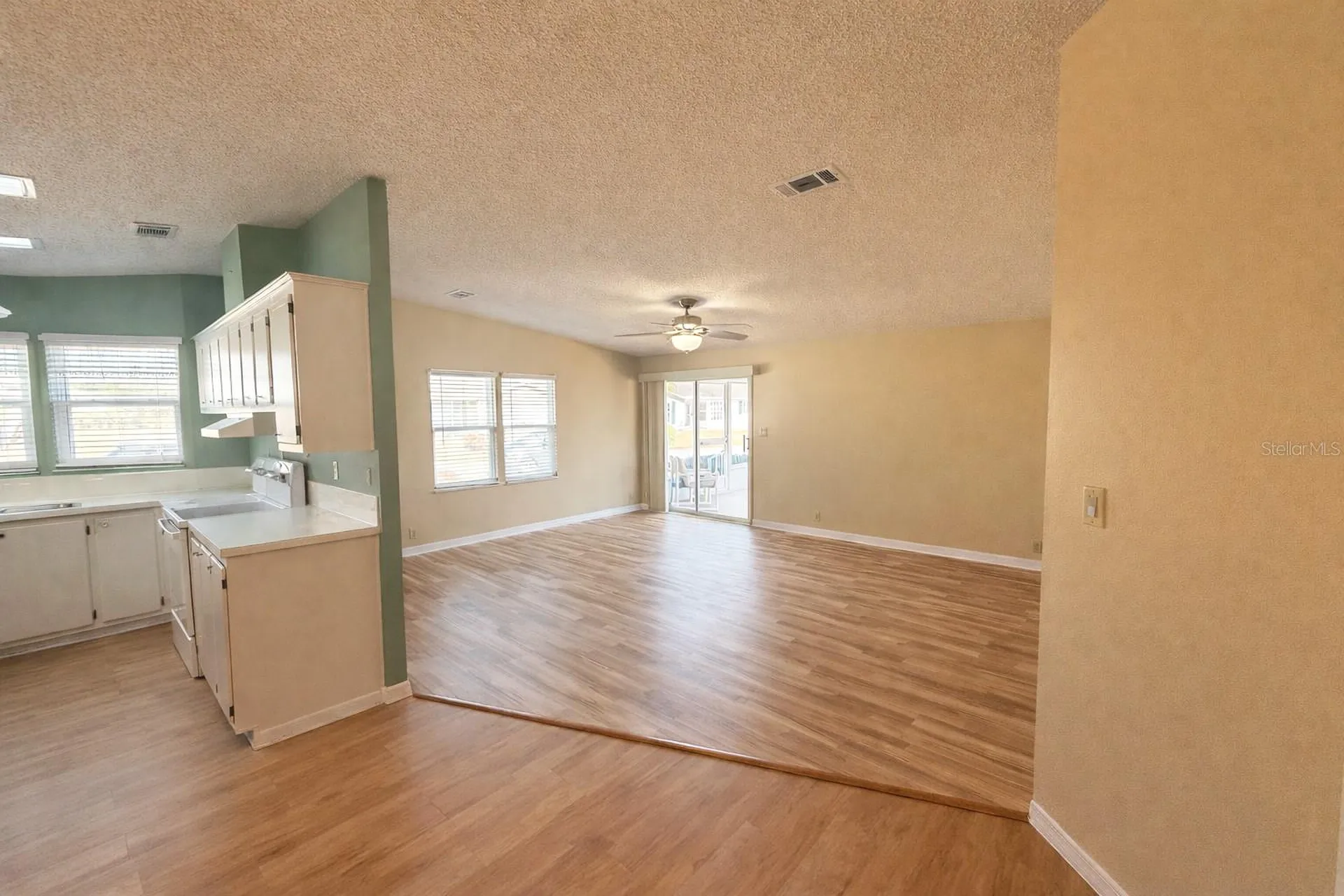 25308 Casa Del Lago Lane Leesburg FL 34748