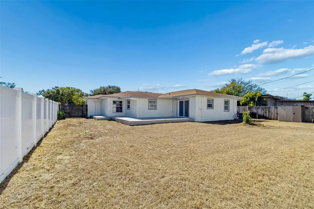 6041 5th Avenue N St Petersburg FL 33710
