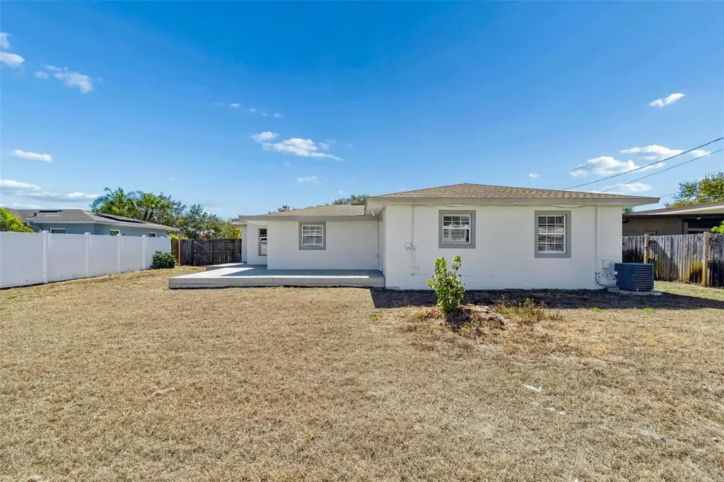 6041 5th Avenue N St Petersburg FL 33710