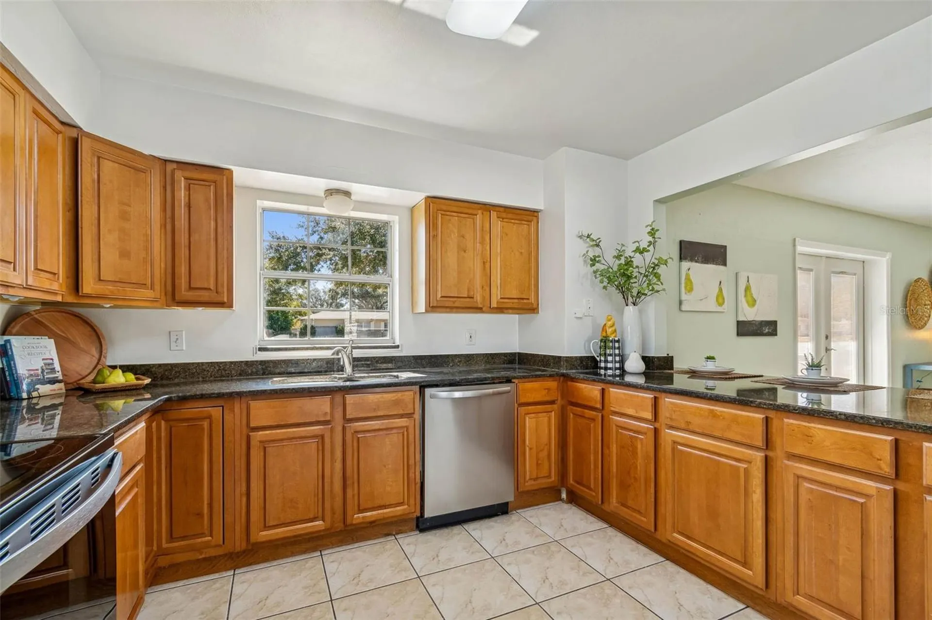 6041 5th Avenue N St Petersburg FL 33710