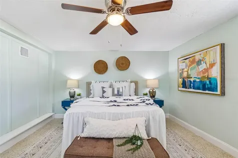 6041 5th Avenue N St Petersburg FL 33710