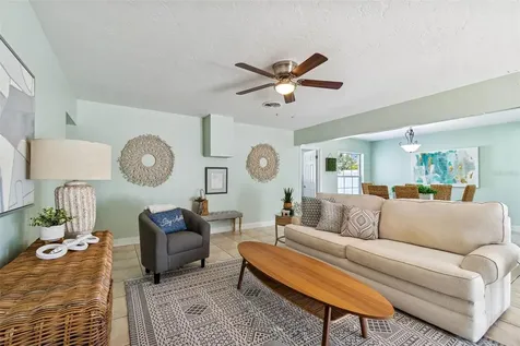 6041 5th Avenue N St Petersburg FL 33710