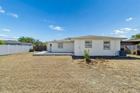6041 5th Avenue N St Petersburg FL 33710