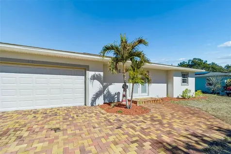 6041 5th Avenue N St Petersburg FL 33710