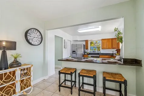 6041 5th Avenue N St Petersburg FL 33710
