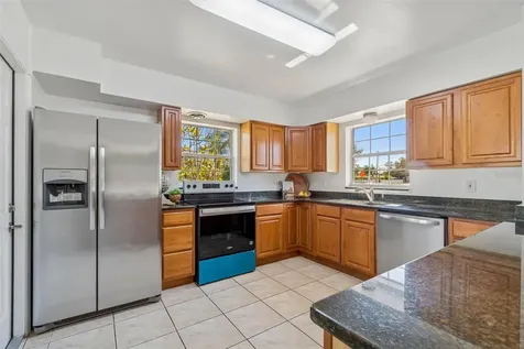6041 5th Avenue N St Petersburg FL 33710