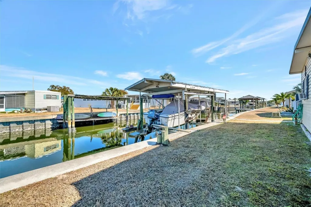 132 W Saint Lucia Loop Apollo Beach FL 33572