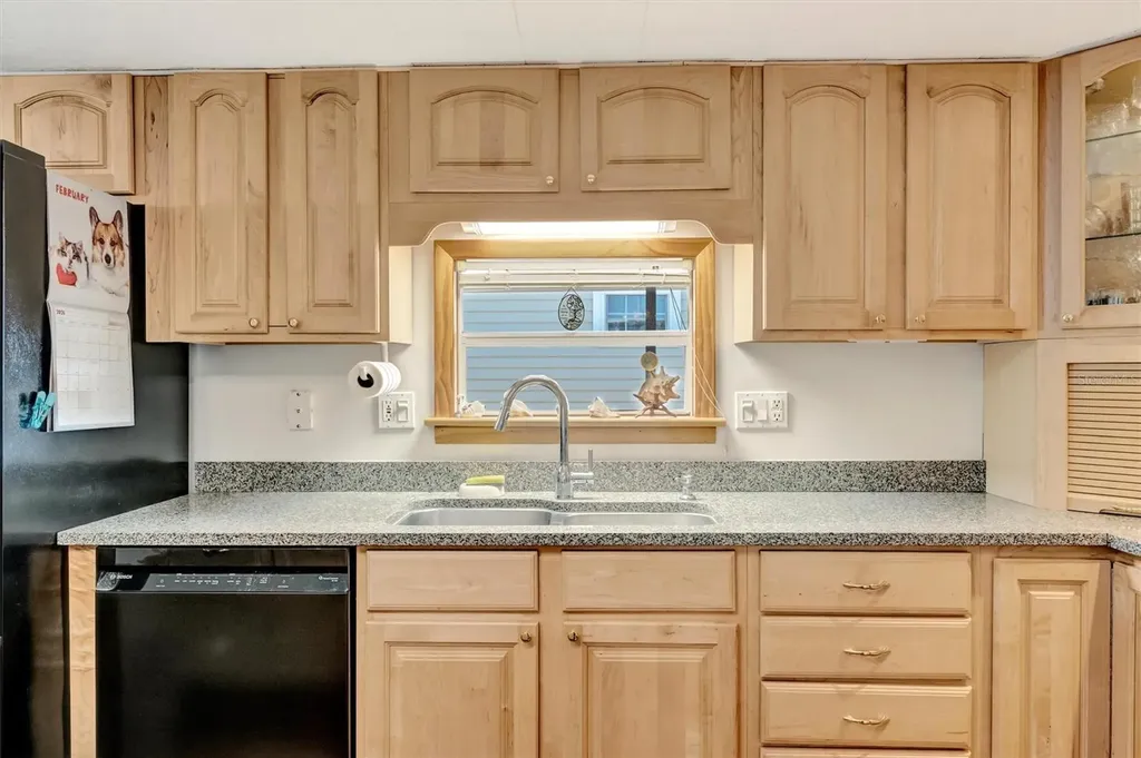 132 W Saint Lucia Loop Apollo Beach FL 33572