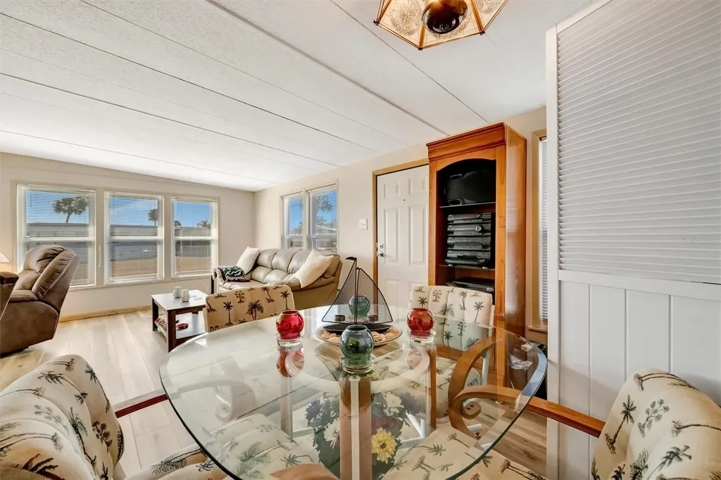 132 W Saint Lucia Loop Apollo Beach FL 33572