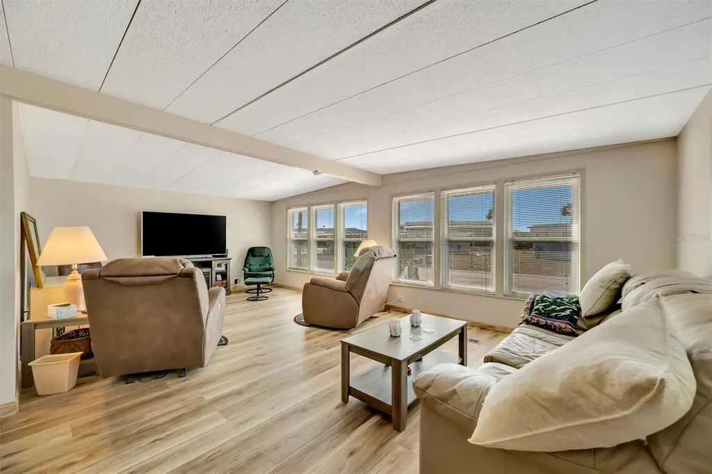 132 W Saint Lucia Loop Apollo Beach FL 33572