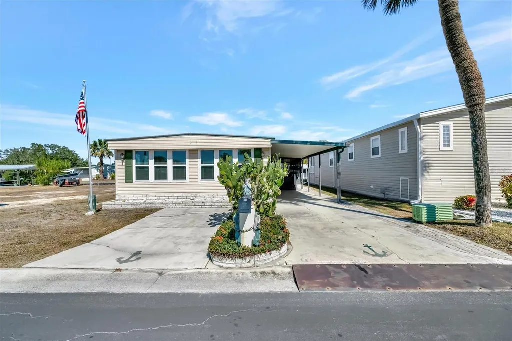 132 W Saint Lucia Loop Apollo Beach FL 33572