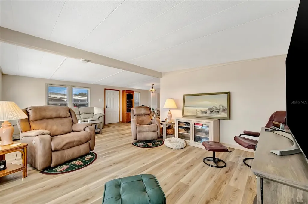 132 W Saint Lucia Loop Apollo Beach FL 33572