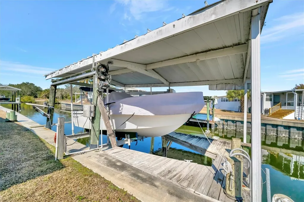 132 W Saint Lucia Loop Apollo Beach FL 33572