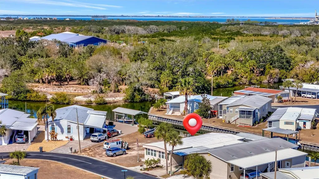 132 W Saint Lucia Loop Apollo Beach FL 33572