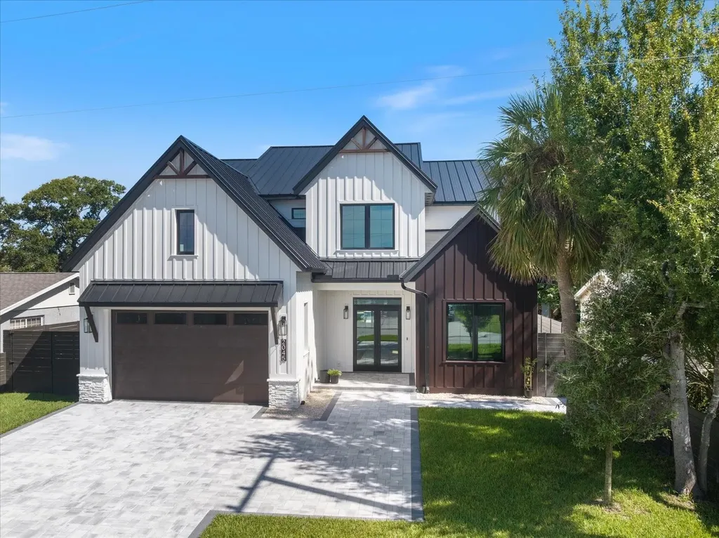 2045 Goldenrod Street Sarasota FL 34239