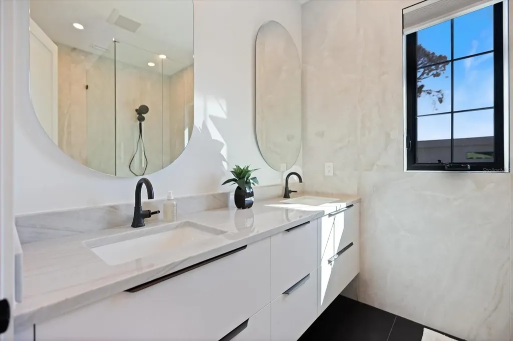2045 Goldenrod Street Sarasota FL 34239