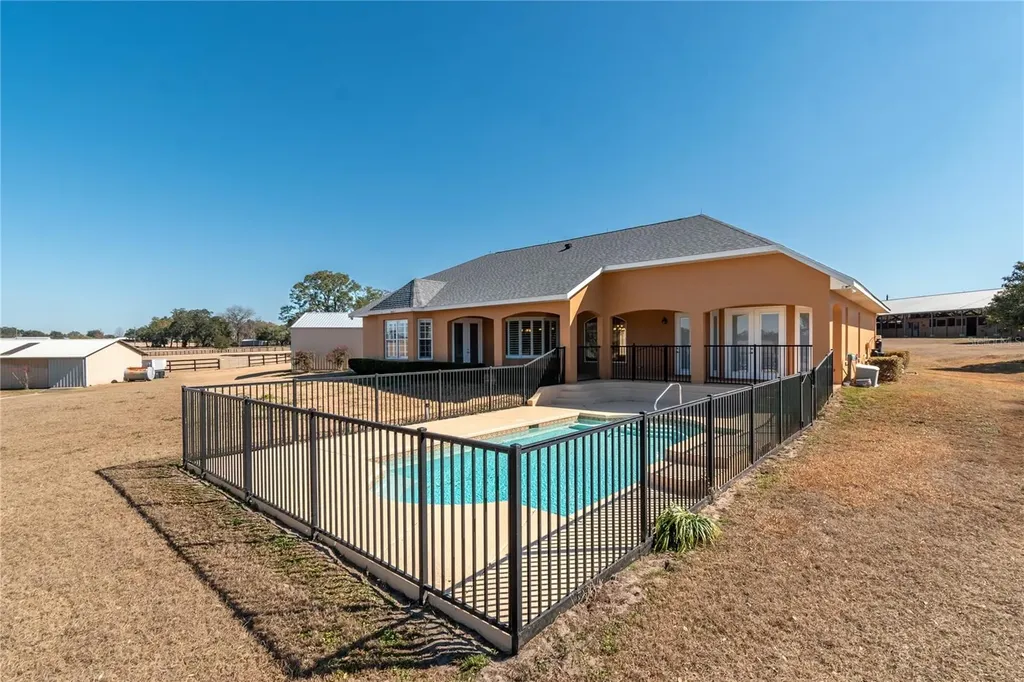 12610 NW Gainesville Road Reddick FL 32686